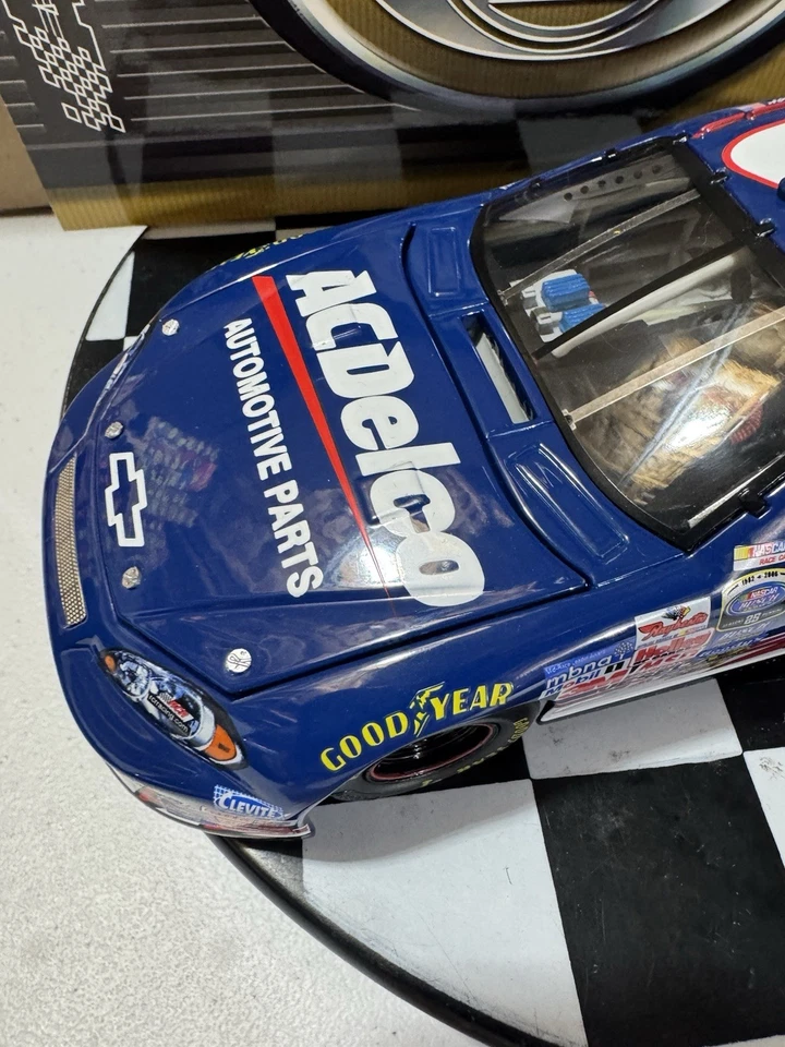 RARE* Clint Bowyer ELITE #2 ACDelco 2006 1/24 Nascar Diecast - Image 3 of 4