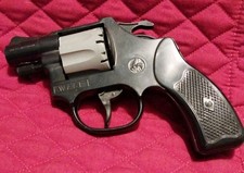 Vintage WASP Italian Cap Guntoy Revolver   Edison Giocattoli Toy Black Plastic