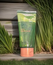 THE SAEM Jeju Fresh Aloe Soothing Gel 99% Pur...