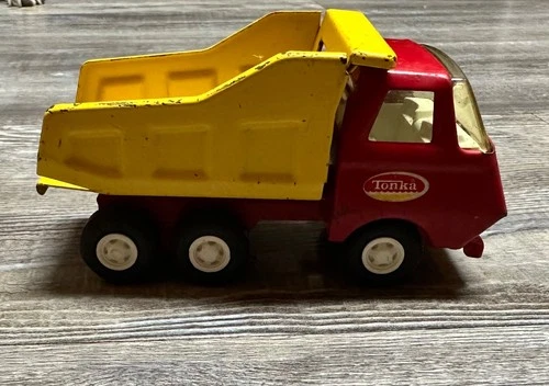 Vintage Tonka Dump Truck – Red & Yellow – Pressed Steel – 1960s – Original