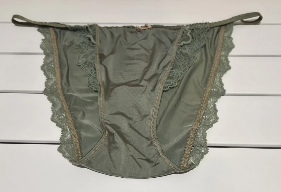 Braguita de bikini Victoria's Secret Dream Angels cuerda ENCAJE 8/XL terciopelo verde oliva  Foto 4 de 4