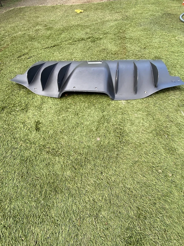 DIFUSOR PARACHOQUES TRASERO FERRARI 458 ITALIA COMPLETO OEM 82456300 82456310 Foto 2 de 3