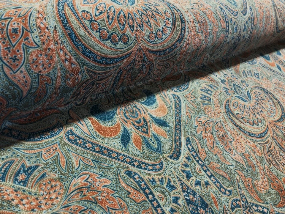 Riad Paisley en tela de terciopelo oliva Foto 2 de 4