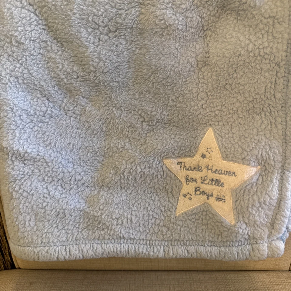 Cobertor de bebê Cutie Pie pelúcia azul Sherpa Thank Heaven para meninos 30"x 36" - Imagem 3 de 4