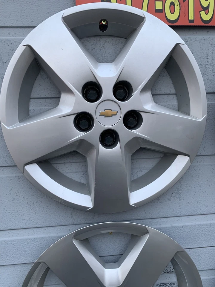 "Juego de 4 tapacubos Chevrolet Hhr 2007-2011 OEM 16"" usados como nuevos OEM 08 Malibu 9596918" Foto 2 de 4