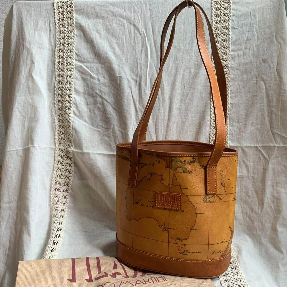 Bolsa tote Alviero Martini 1A Classe Prima Classe estampa mapa geográfico marrom usada - Imagem 2 de 4
