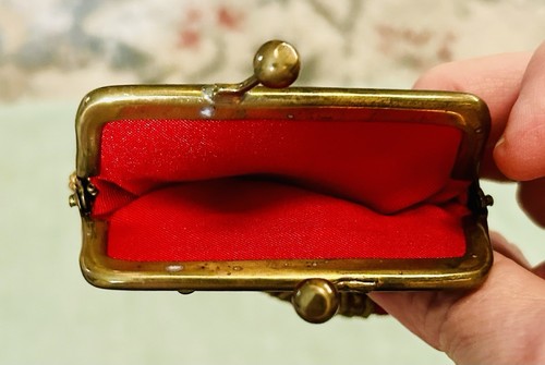 RED VINTAGE COIN PURSE W/ CLAP BEADED UNIQUE - Picture 3 of 11