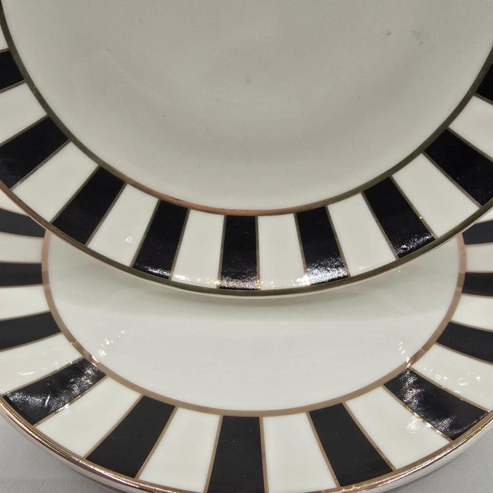 Juego de 4 platos de ensalada Grace Teaware a rayas blancas y negras con adornos dorados Foto 2 de 4
