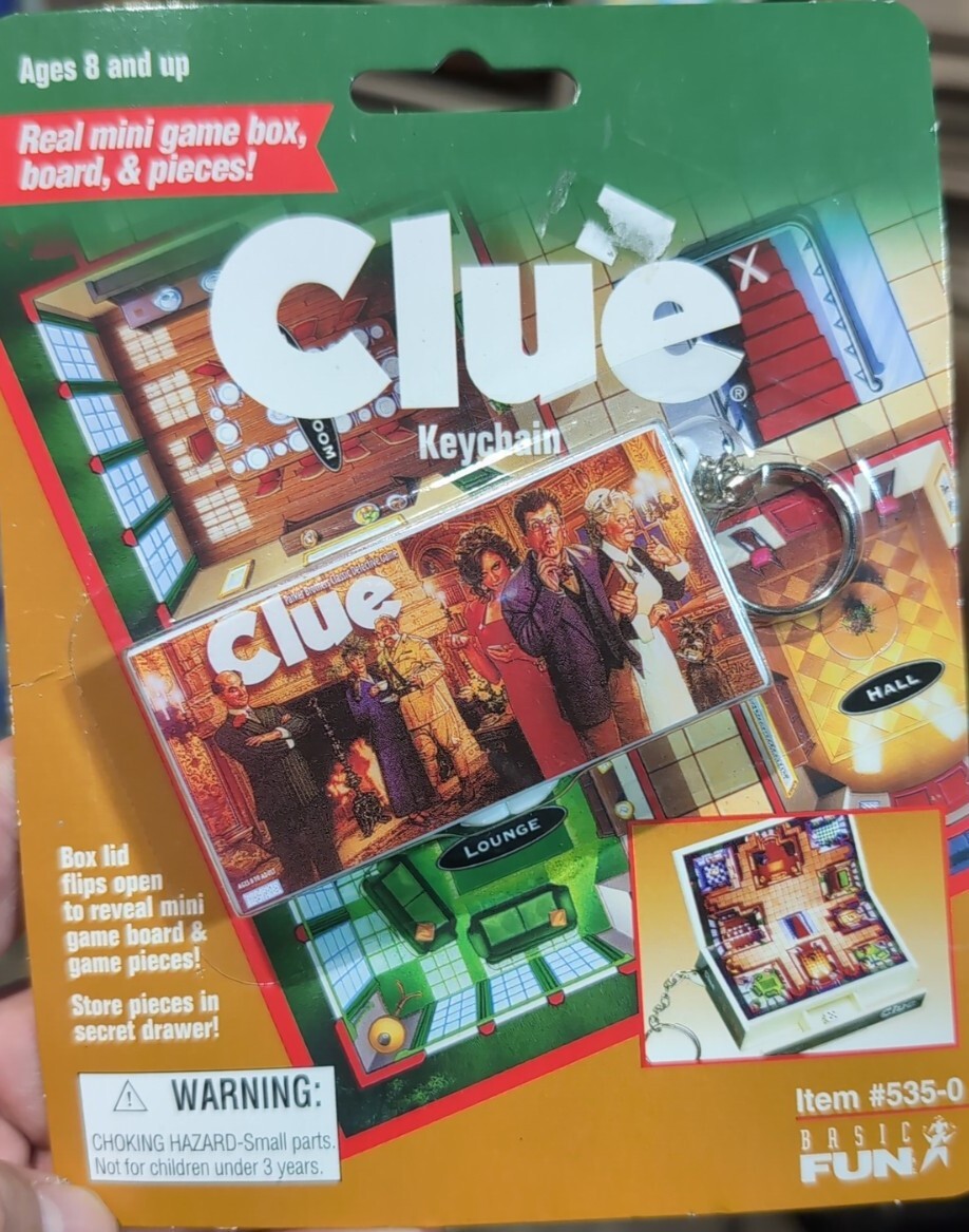 NIP vintage 90s CLUE KEYCHAIN MINI GAME BOX BOARD PIECES hasbro toy nos