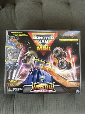 Monster Jam Mini Freestyle Flip Arena Playset and Storage with 2 Mini Trucks New
