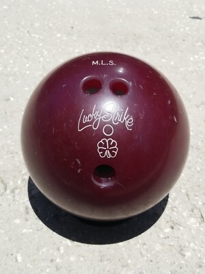 Vtg 10 lb 6.0 oz LUCKY STRIKE Bowling Ball Burgundy 