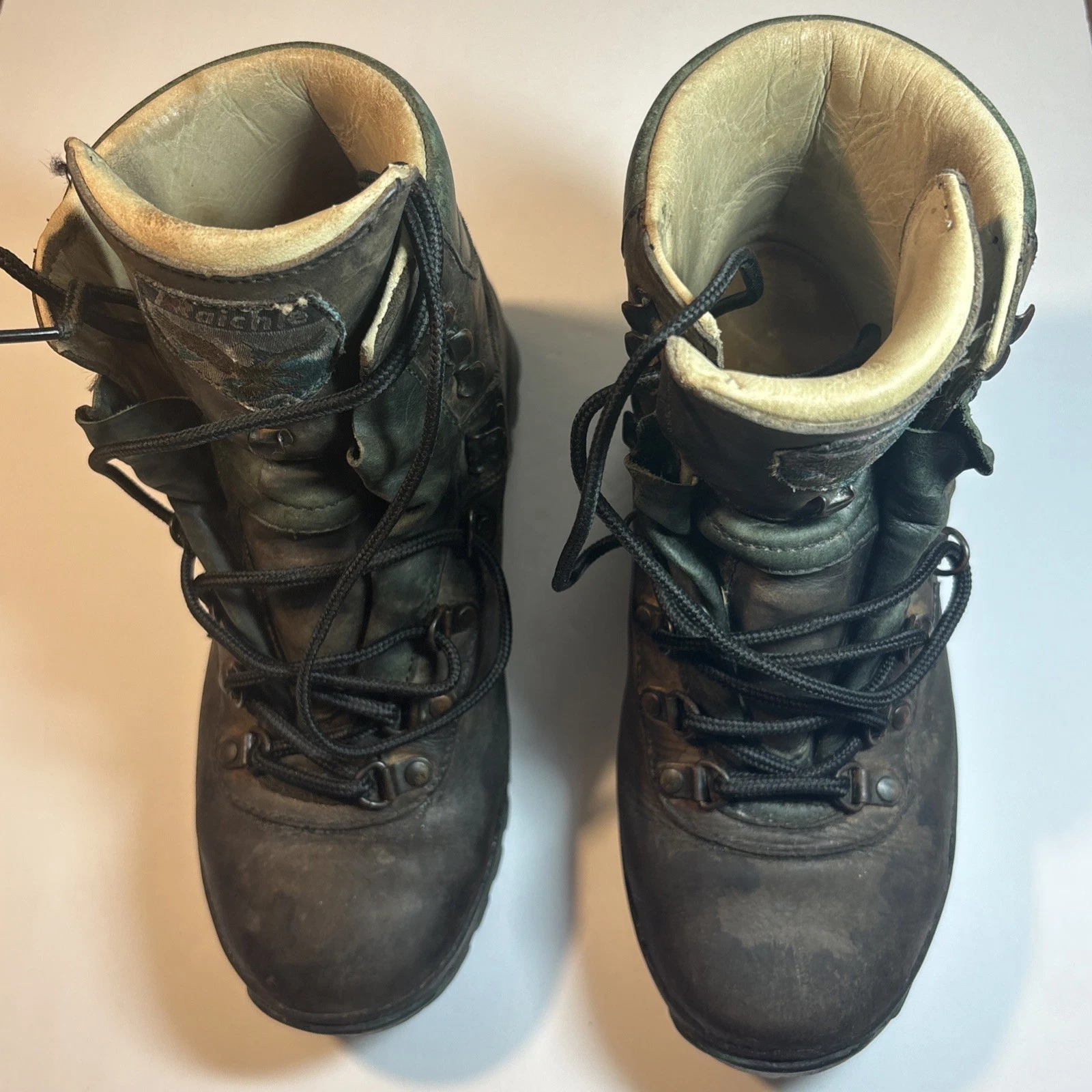 Vintage Raichle Womens size 8M (estimate) Leather Hiking/Backpacking Boots