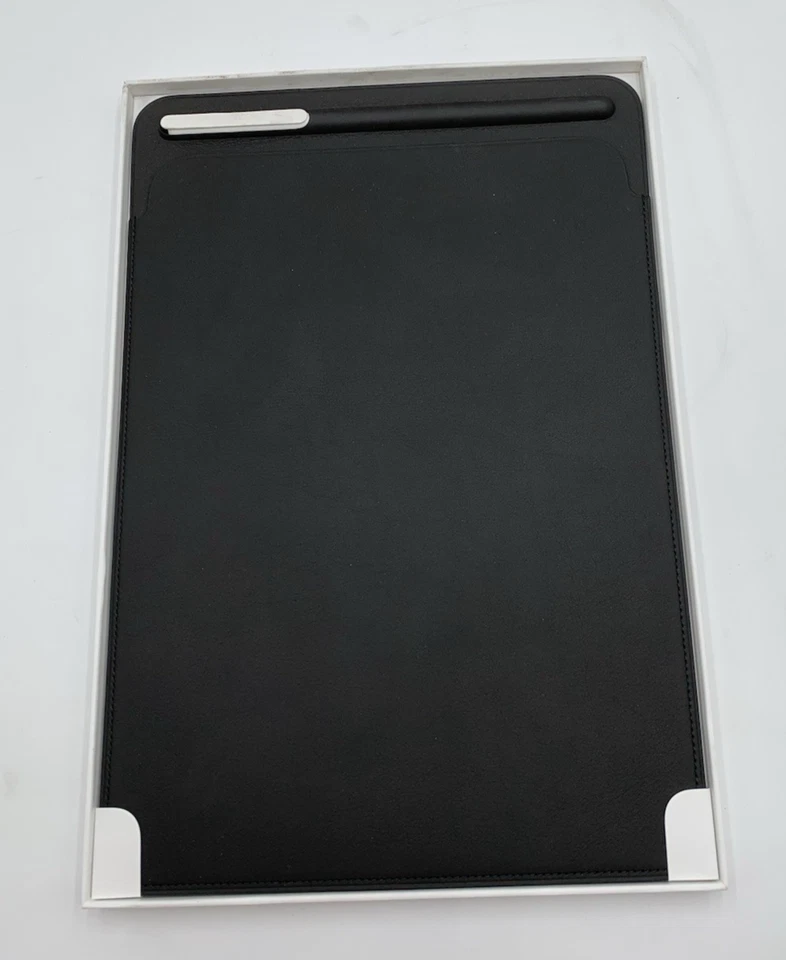 Genuine Apple iPad Pro 10.5'' Leather Sleeve Case - MPU62ZM/A In Box Excellent - Image 3 of 4