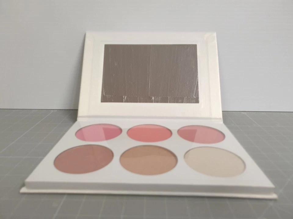 Gabriela Casali Beauty Blush & Highlighter Palette 31.2g - Bild 2 von 4