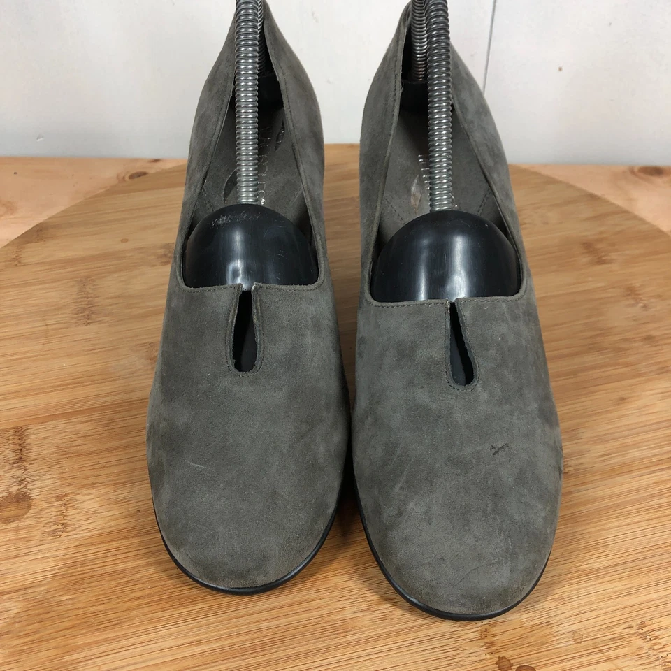 Zapatos de tacón clásicos de gamuza gris 8,5 M para mujer Foto 4 de 4