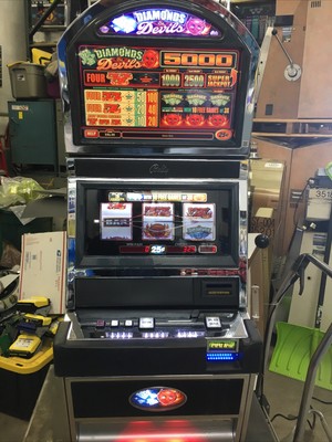 Diamonds And Devils Slot Machine