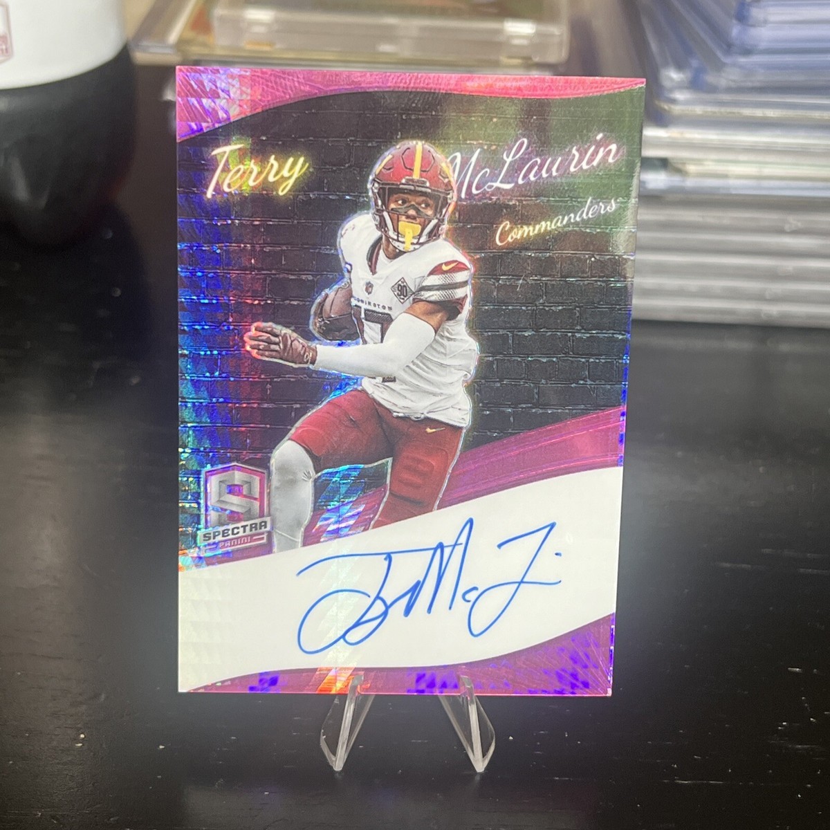 TERRY MCLAURIN 2023 PANINI SPECTRA COLORGRAPHS NEON PINK PRIZM ON