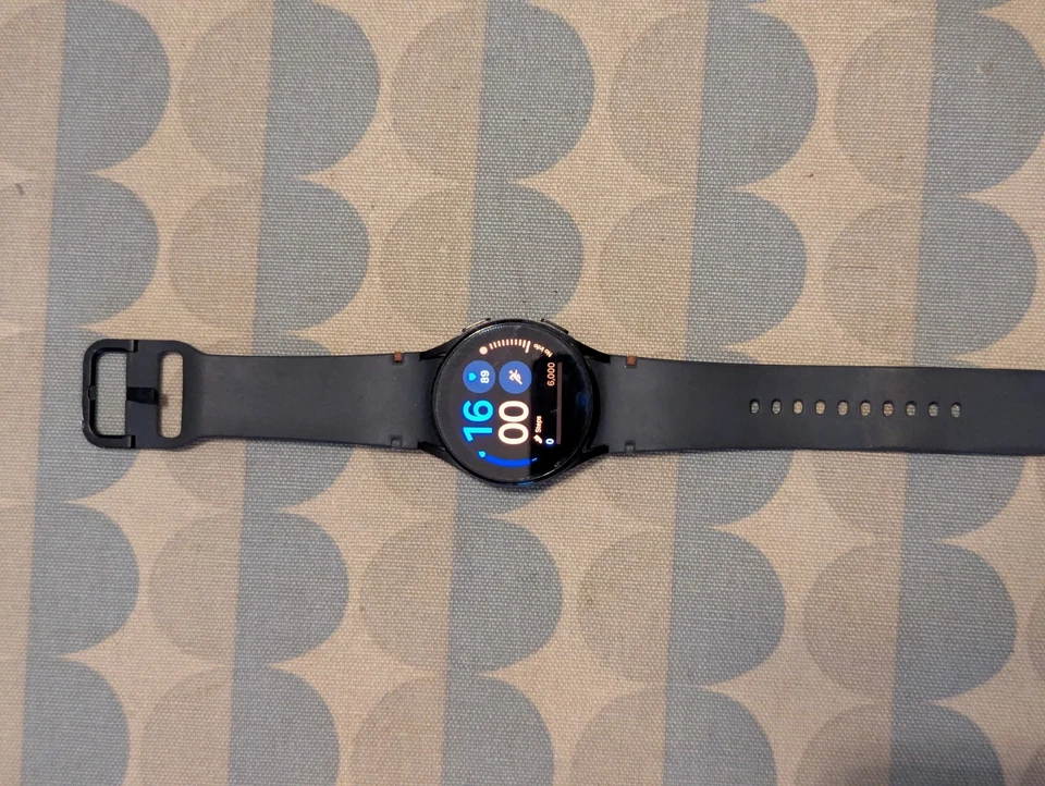 Samsung Galaxy Watch FE, photo 1 of 5