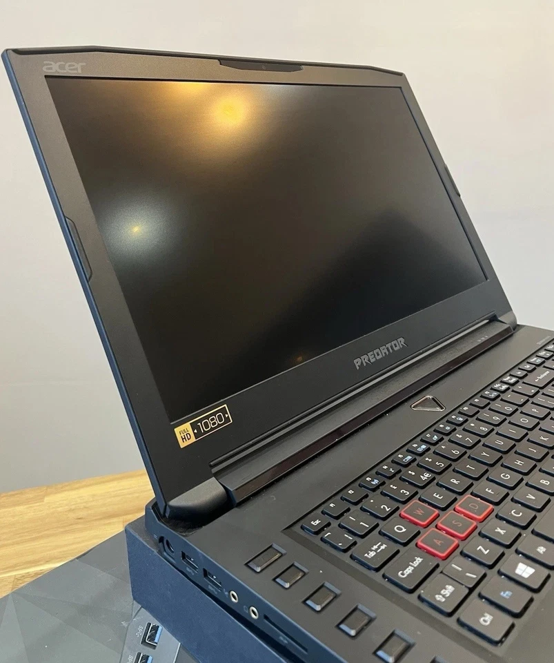 Acer Predator 17 G9-793 17.3'' i7-7700HQ GTX 1070 Black Gaming Laptop - Image 4 of 4