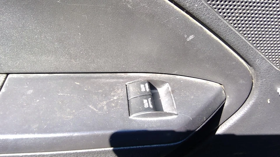 Motor de arranque usado serve: 2007 Ford Mustang Sport Trac até 10/05/04 grau C - Imagem 4 de 4