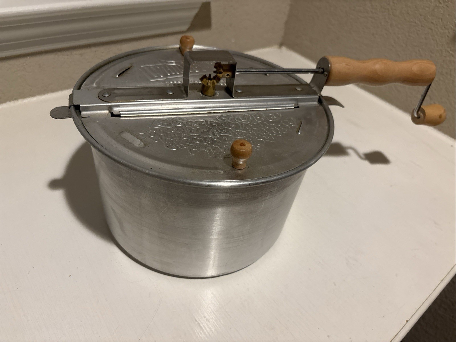 Whirley Pop Stovetop Popcorn Popper Aluminum Pot with Wooden Handle Crank