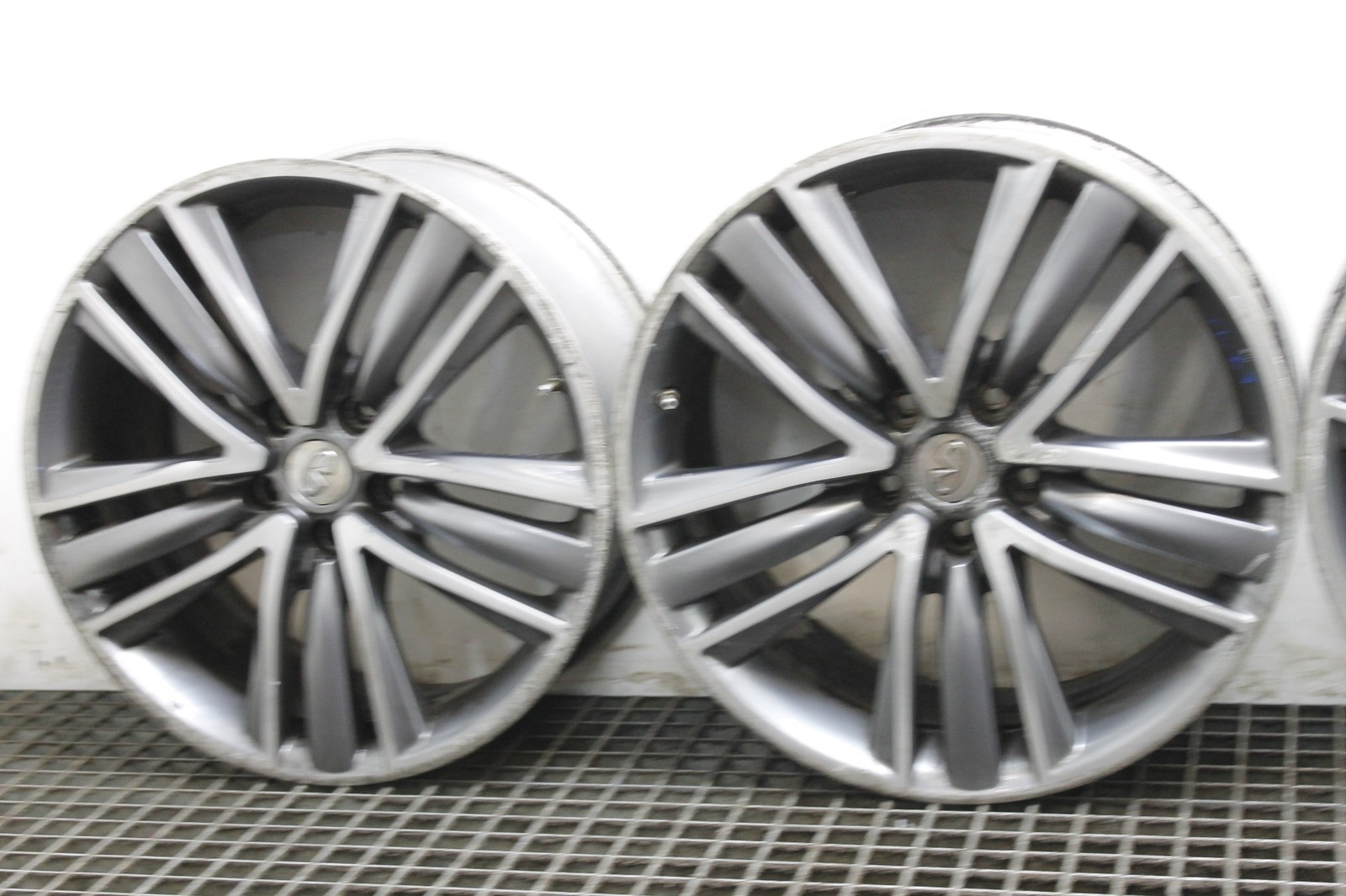 INFINITI Q50 Alloy Wheel Set 4GA3B 2.1 Diesel 125kw 2015 - Image 2