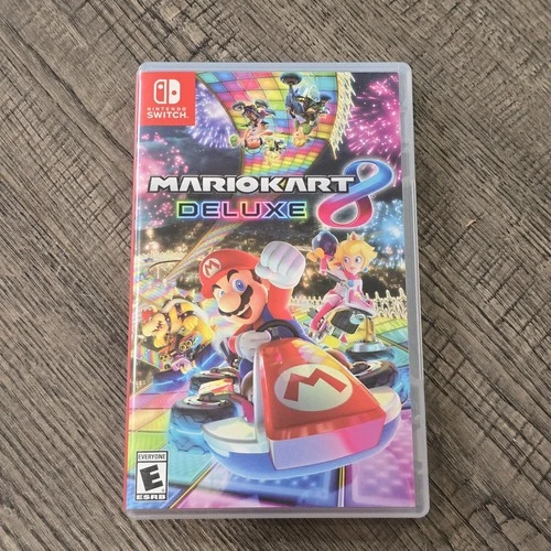 Mario Kart 8 -- Deluxe Edition (Nintendo Switch, 2017) [Physical]