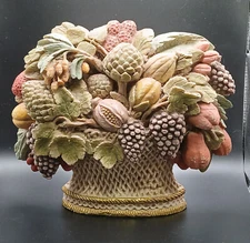 VTG Wall Plaque Deco French Country Harvest Boquet in Basket Resin 7 .5 in