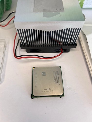 AMD Sempron 2800+ 1600MHz 256KB Cache Socket 754 64Bit CPU SDA2800AI03BX - Picture 10 of 12