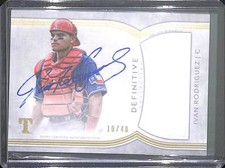 2018 Topps Definitive Relic Autograph #DCAR-IR Ivan Rodriguez No 10 of 40