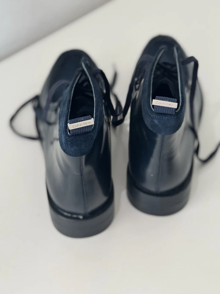 Calvin Klein “RAFI” Caja Azul Cuero/Gamuza Botas Hombre Talla 9.5 Foto 4 de 4
