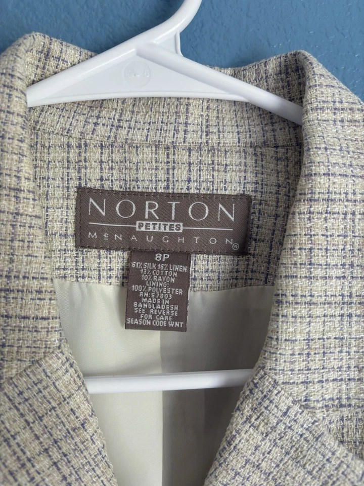 Conjunto de Blazer e Saia Feminina Norton McNaughton Petites Creme Claro Tweed, 8P - Imagem 2 de 4
