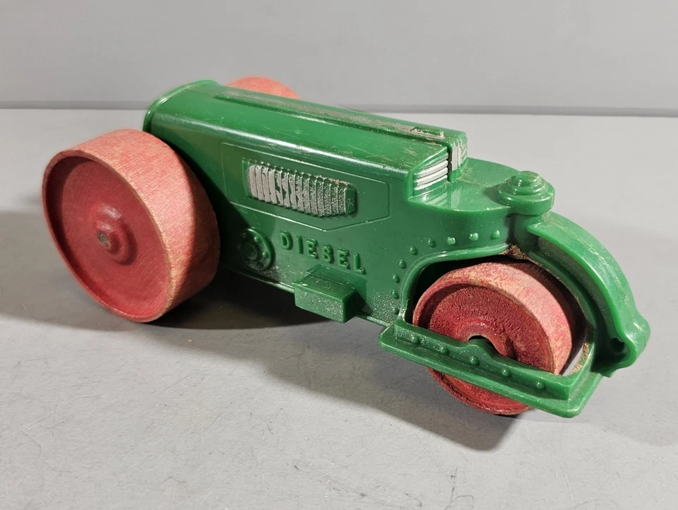 VINTAGE HUBLEY KIDDIE TOY DIESEL ROAD ROLLER, PLASTIC WITH WOOD WHEELS - Image 3 of 4