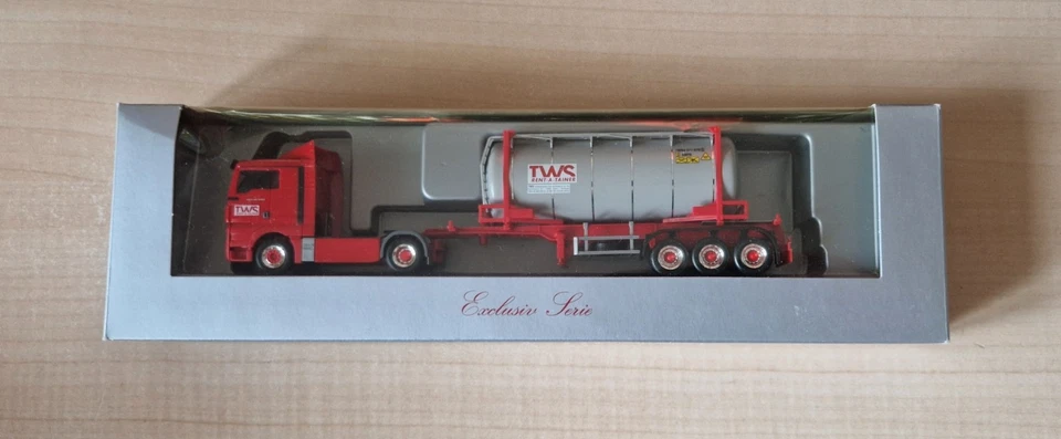 Herpa 309509	MAN TGX XLX  ESSO cisterna 1:87 OVP - Immagine 3 di 3