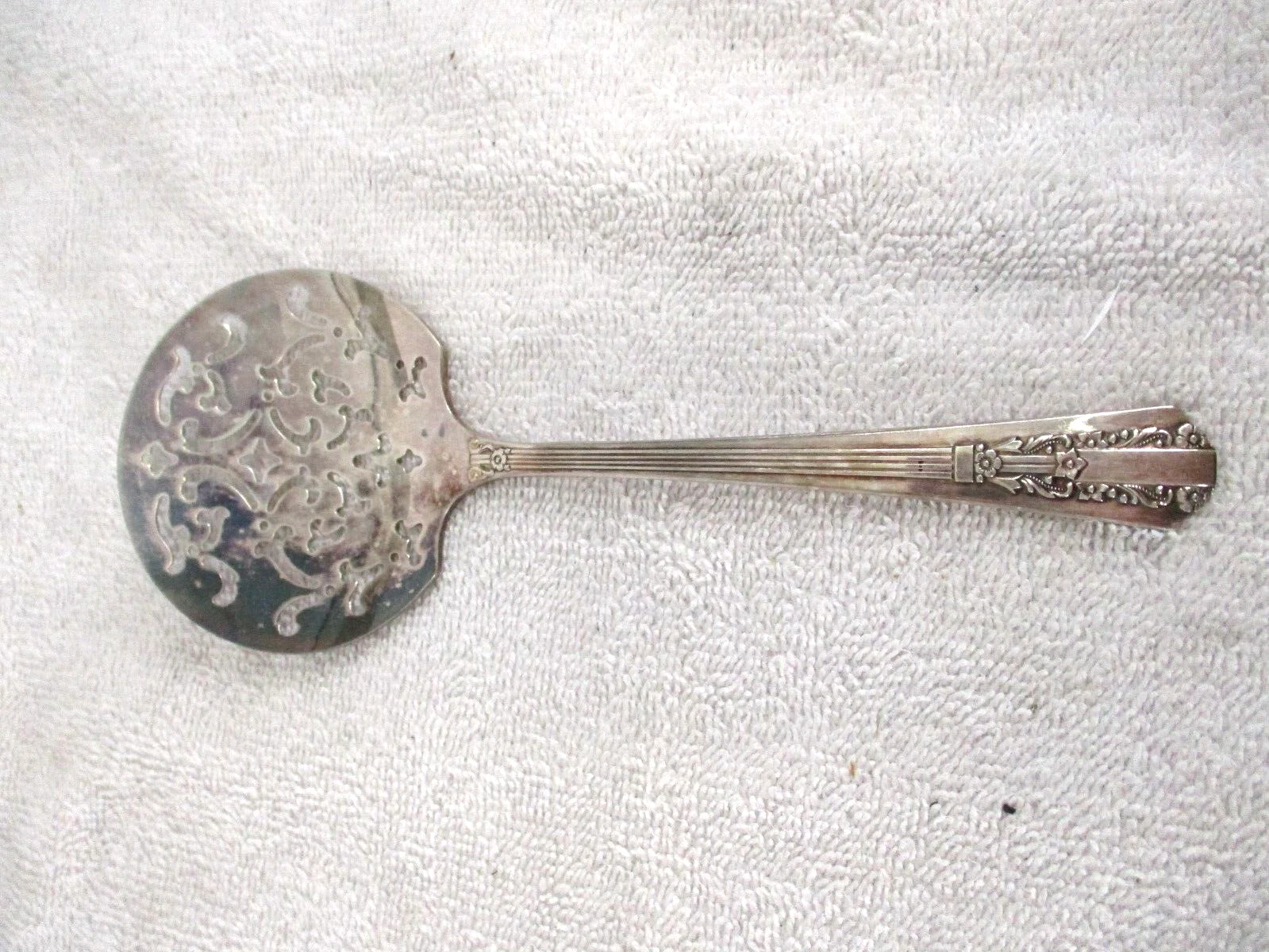 WMA Rogers Slotted Server Pie Cake Serving Piece Oneida LTD. Decorative Spoon