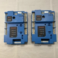 Honeywell Sola Hydronic Boiler Controller R7910A1118 For Parts / Not Functioning