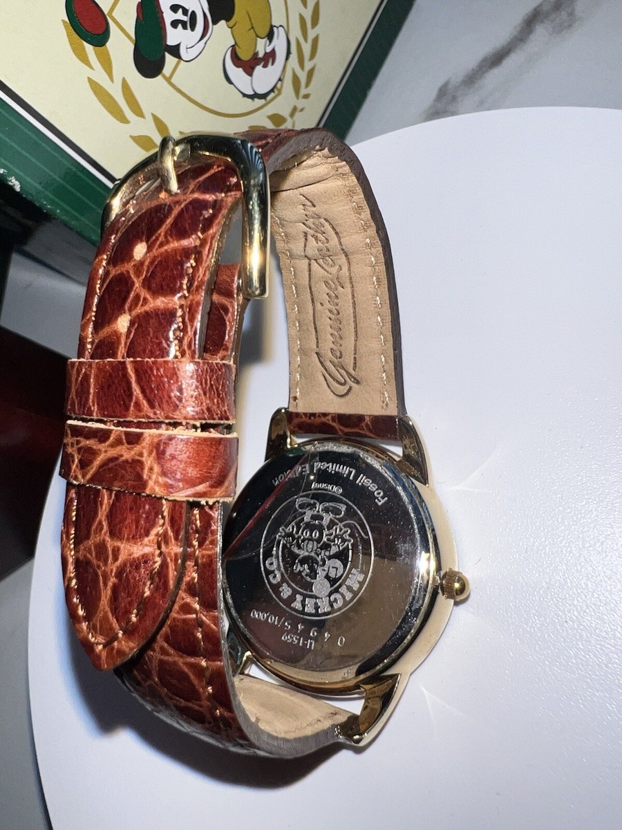 Fossil Disney Mickey Mouse Golf Limited Edition Watch w/Wooden Box