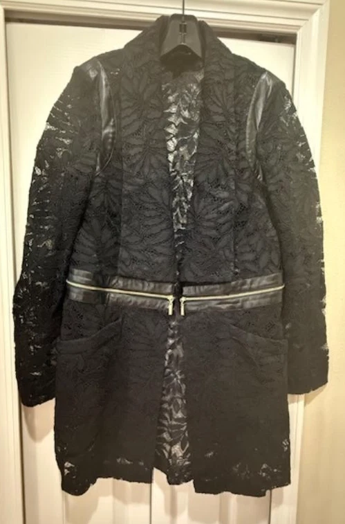 Chaqueta de encaje negra para mujer Marciano by Guess Sansa - talla grande - rápida Foto 2 de 4