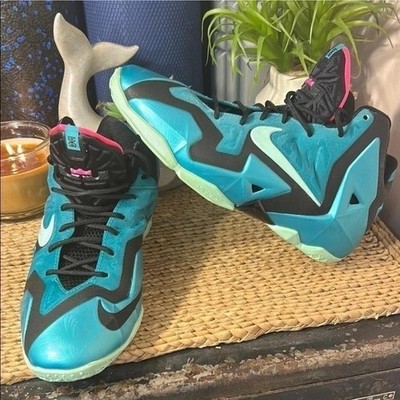 Nike Lebron South Beach Size 7Y Sporty Basketball Court Gym Performance Shoes