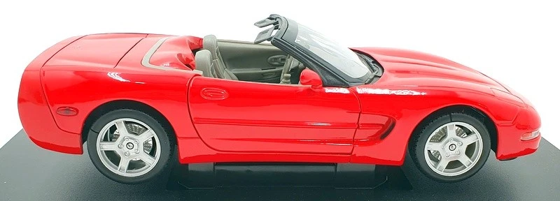 Welly 1/18 Scale Diecast 2111 - 1999 Chevrolet Corvette - Red - Image 4 of 4