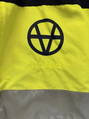 Vetements F/W19 Hi-Vis Anarchy Reflective Parka image 12