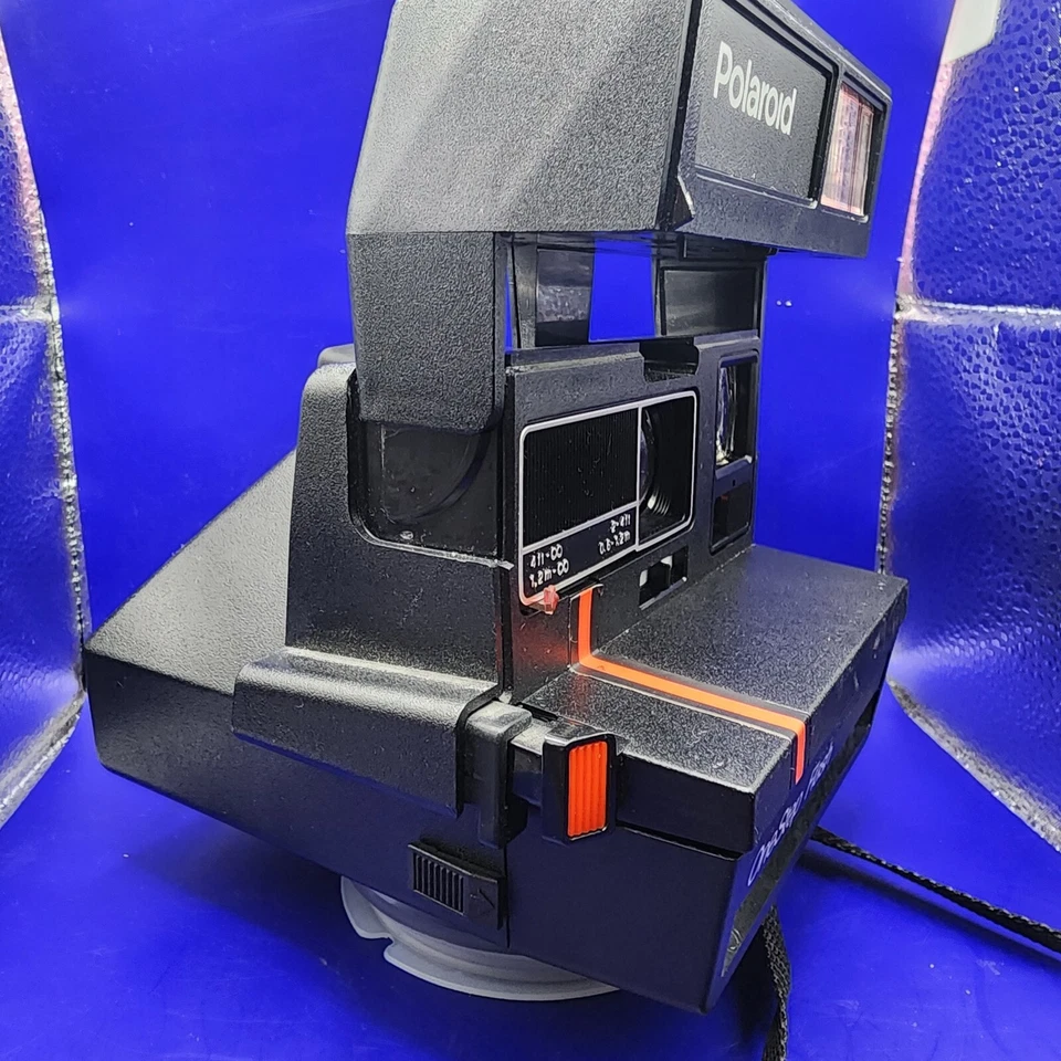 POLAROID ONE STEP FLASH INSTANT FILM CAMERA, WORKING - Image 2 of 4