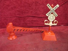Marx 6 1/4 Plastic 1950s Railroad Crossing Stop Red Signal and rr crossing