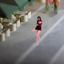 1:64 Girl with Curly Hair Mini Figure Photo Prop Realistic Female Figure for