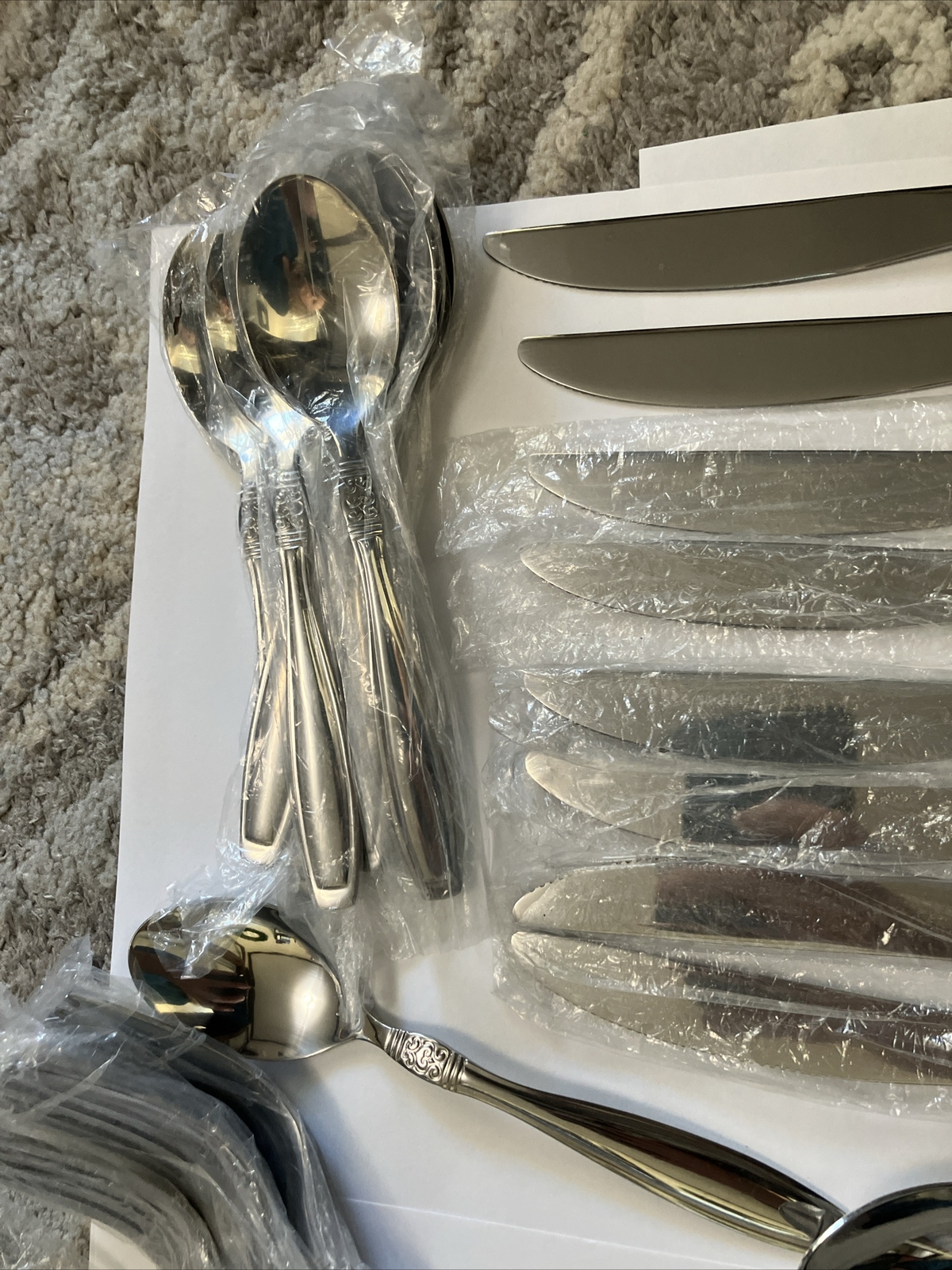 Oneida VISTA Flatware 40 Piece Set Service for 8 Stainless Silverware