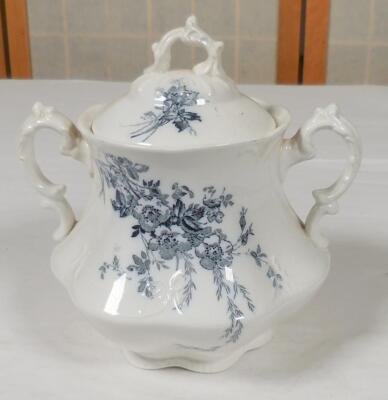 Alfred Meakin 'Brier' Large Sugar Bowl / Pot w/Lid, Blue Floral Transferware