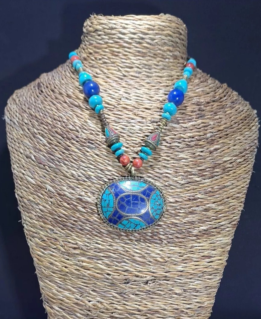 Collier tibétain pierres naturelles d'exception et laiton ciselé main EthnicPro C11
