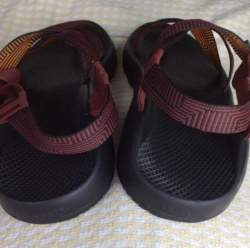 Sandálias masculinas com faixas Chaco Cloud - Tamanho 13 marrom asteca/alça dourada parte inferior preta - Imagem 4 de 4