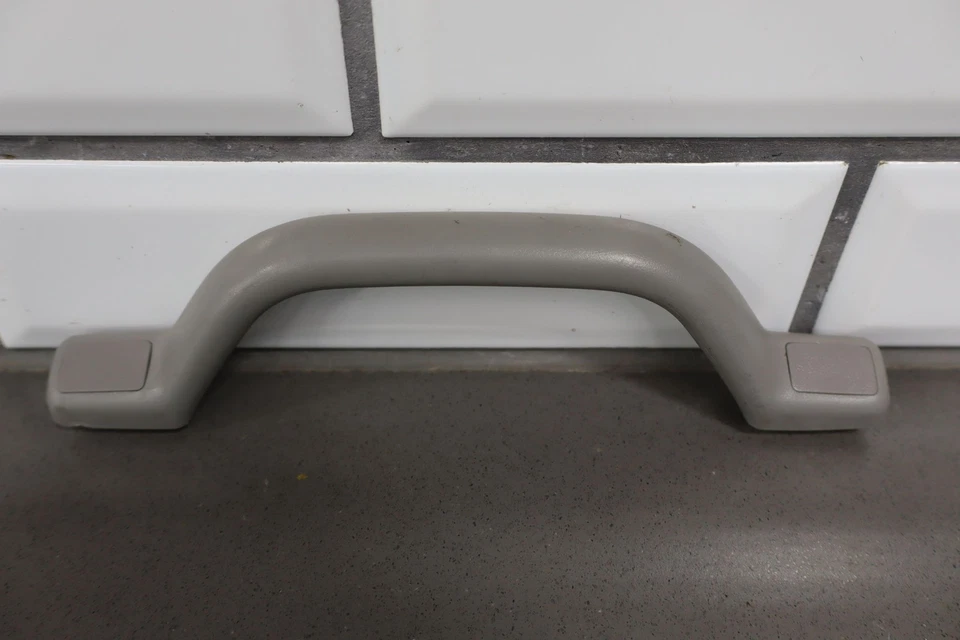 Juego de manijas interiores Toyota 4Runner 2002 *5 piezas* como se muestra Foto 2 de 4