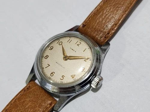 U.S. Time Corporation Vintage 1955 early TIMEX 33mm 2-hander FWO What a Charmer!